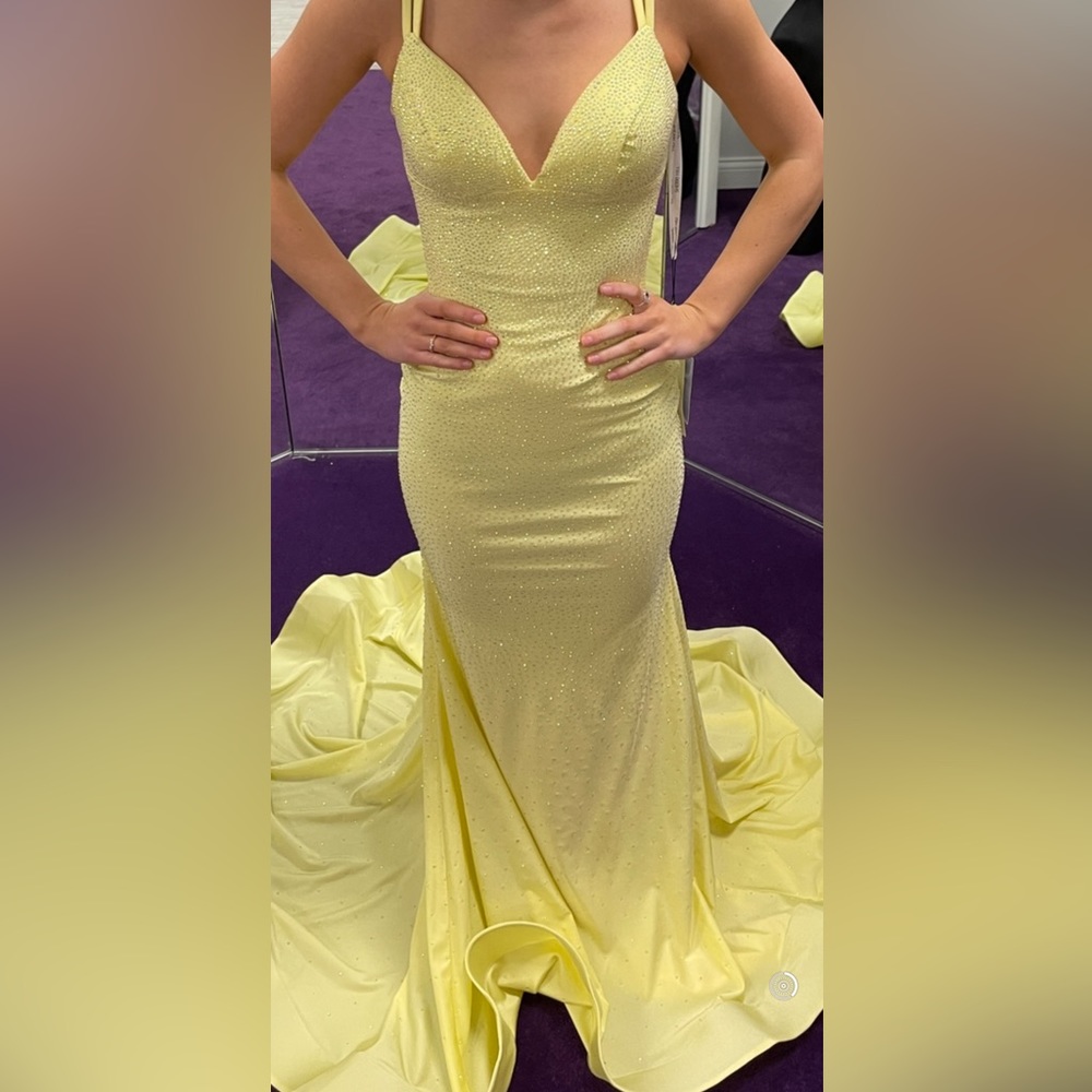 Sherri hill prom dress! Worn once for only a few hours💛